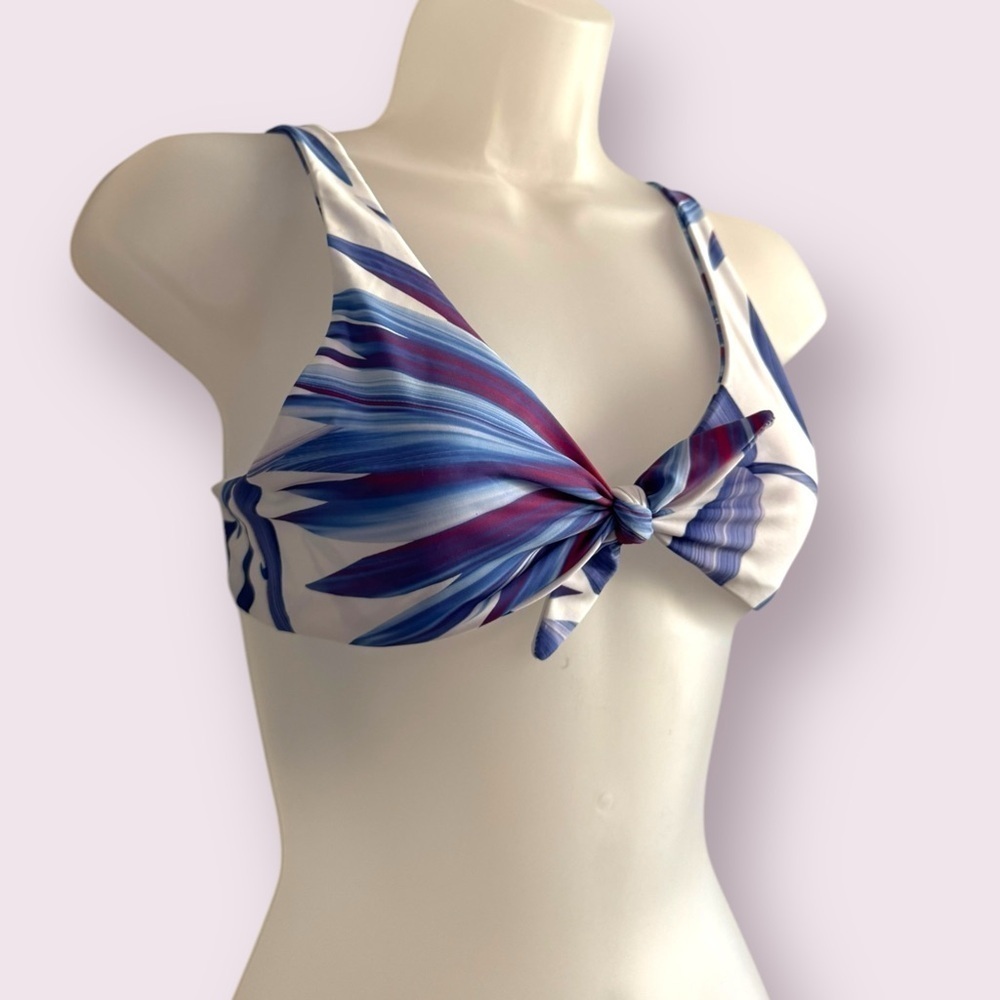 NWT Vaya Island Tie Front Bikini Top Italian Lycra Blue Print Size M - Picture 6 of 6